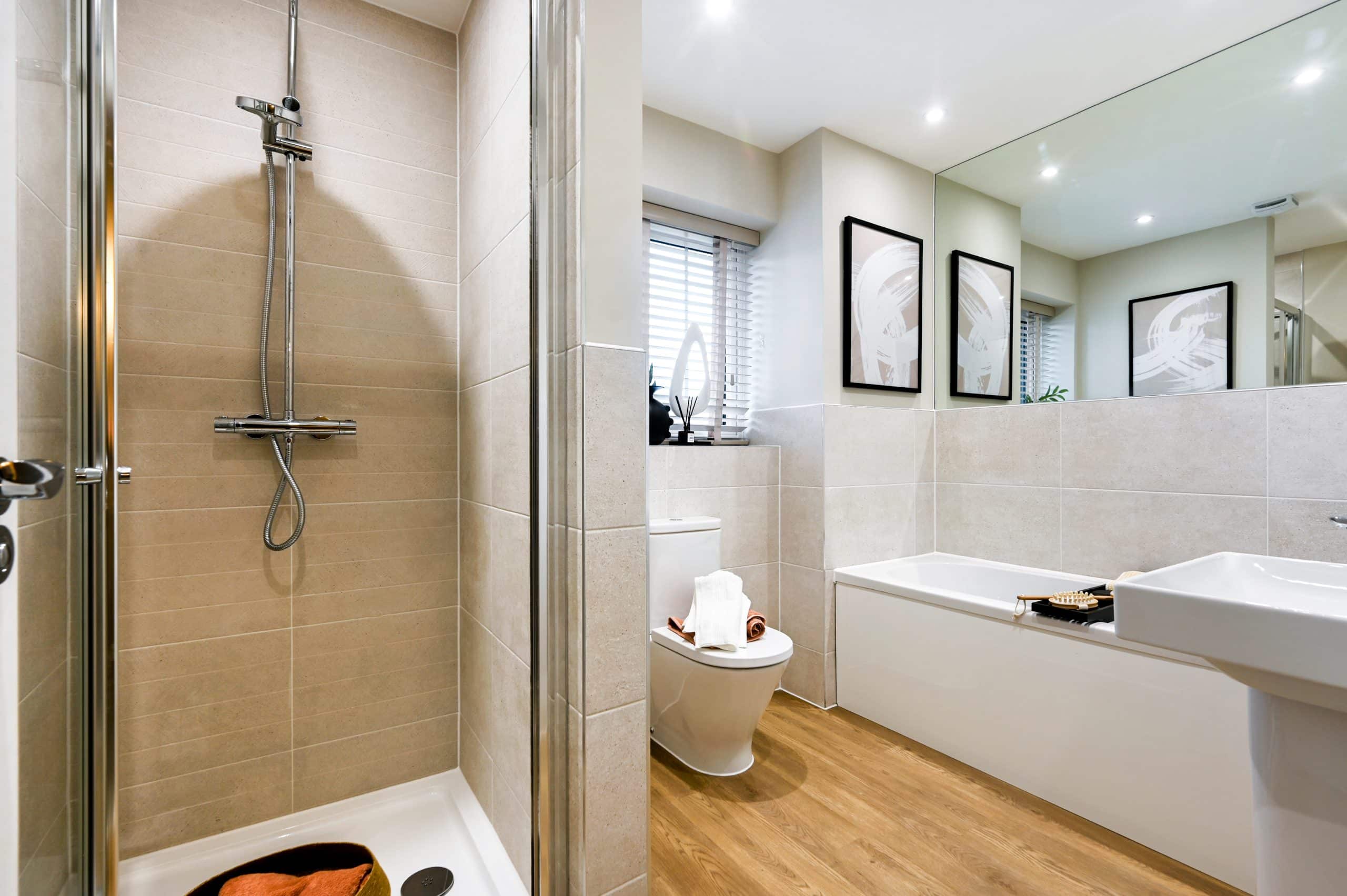 Family bathroom in The Ryarsh at Poppy Fields.